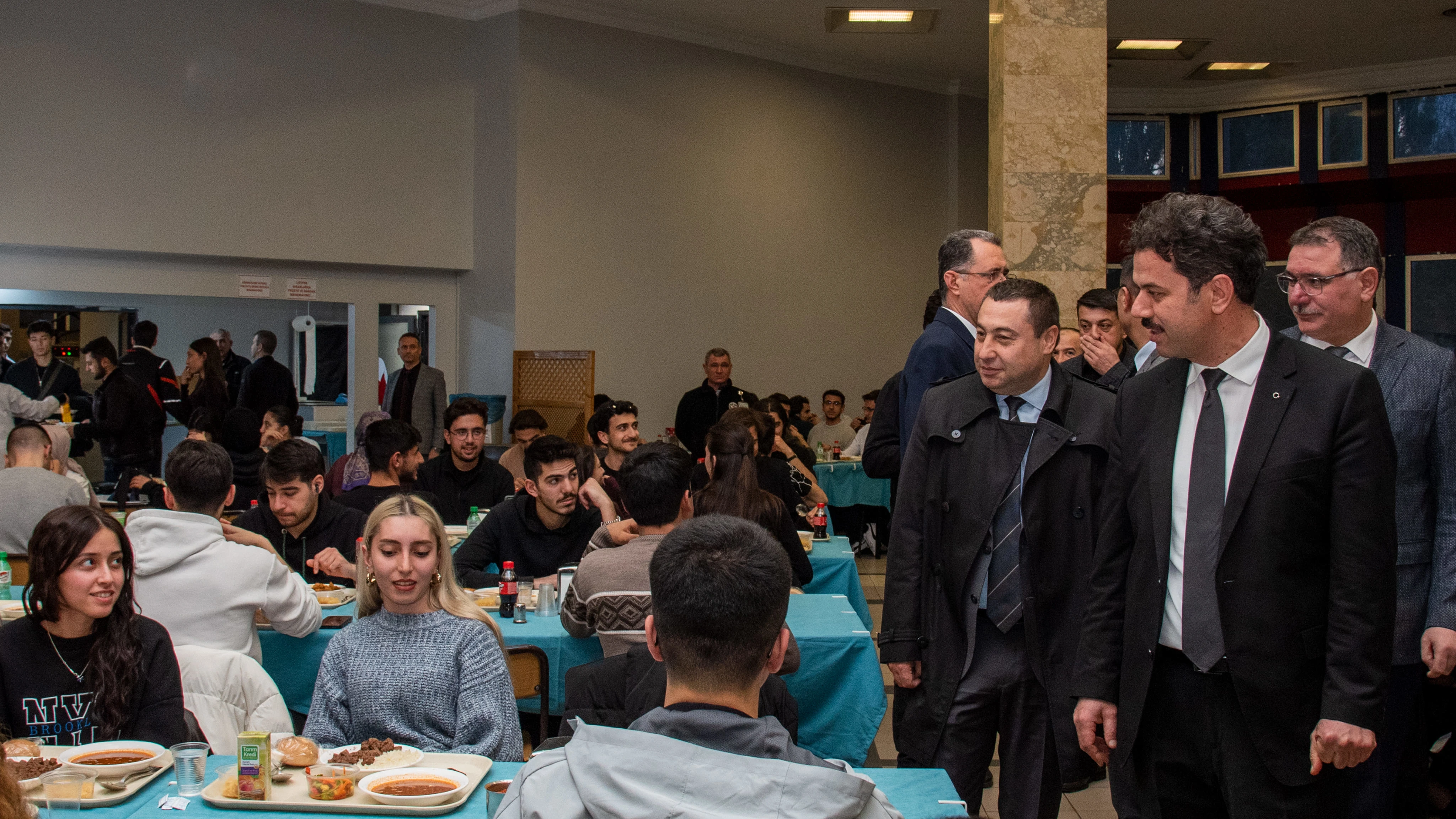 Rektör Yılmaz öğrencilerle iftar yemeğinde bir araya geldi